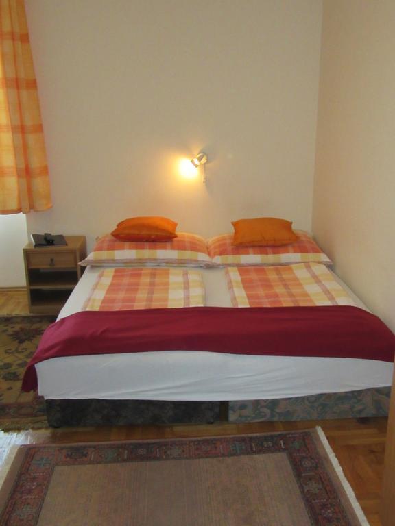 Suele Apartments & Rooms Balatonfured Bilik gambar